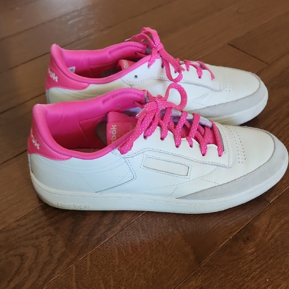 Reebok Sneakers